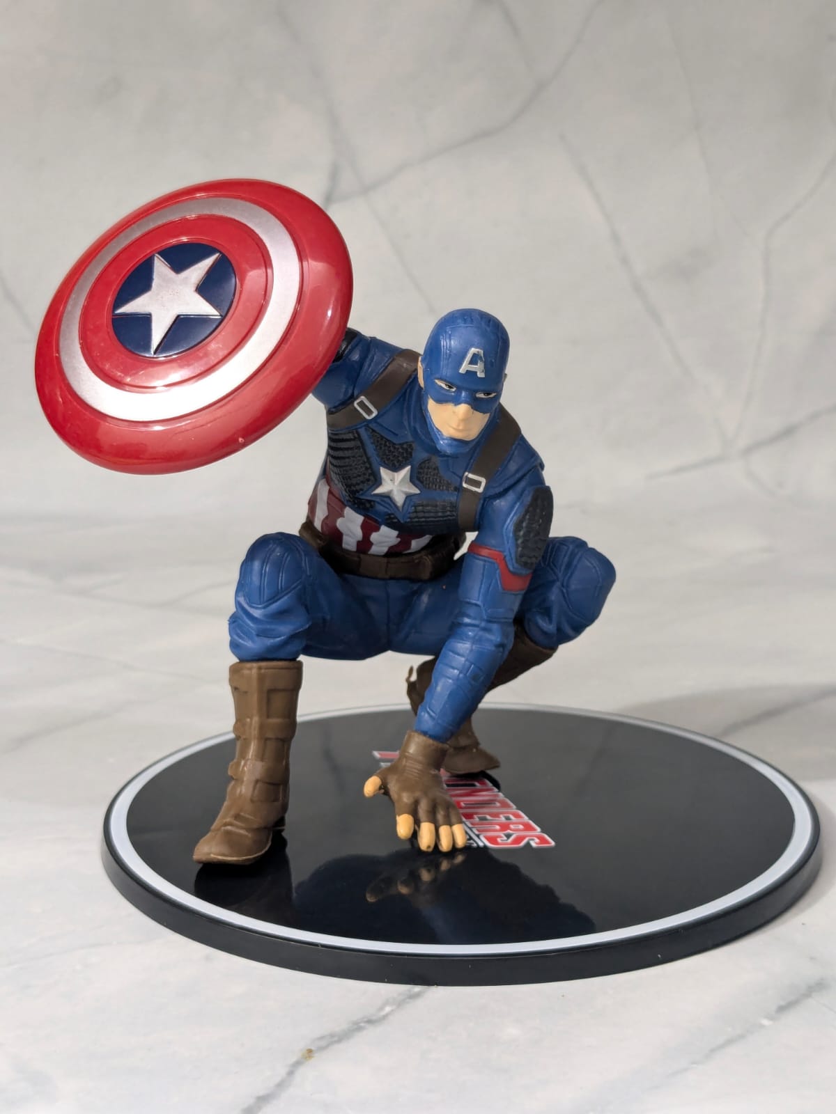 11 cm Avengers Captain America Action Figure, Superheroes Collectible Toy, PVC Statue with Base, Ideal Gift for Cap. America Fans