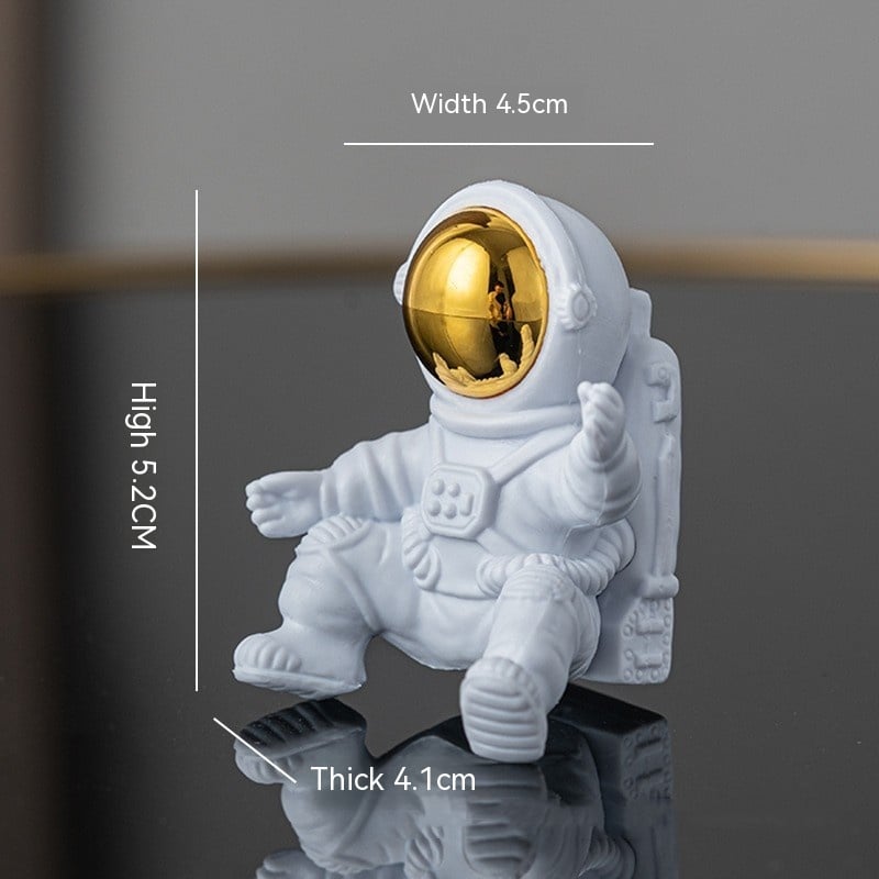 Cute Astronaut Night Lamp, Astronaut Sitting on Moon, Decorative Showpiece, Night Light for Kids Room, Best Gift for Space Lovers -12cm