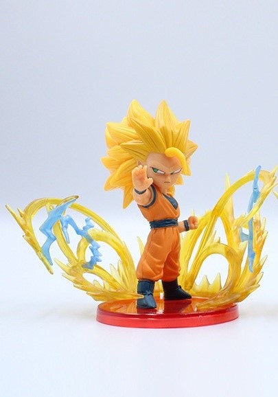 Dragon Ball Z Dynamic 8.5 cm Goku Figure with Spectacular Display Stand, DBZ Fan Collectibles, Amazing Gift for your Loved Ones