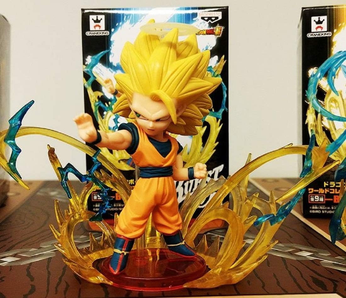 Dragon Ball Z Dynamic 8.5 cm Goku Figure with Spectacular Display Stand, DBZ Fan Collectibles, Amazing Gift for your Loved Ones