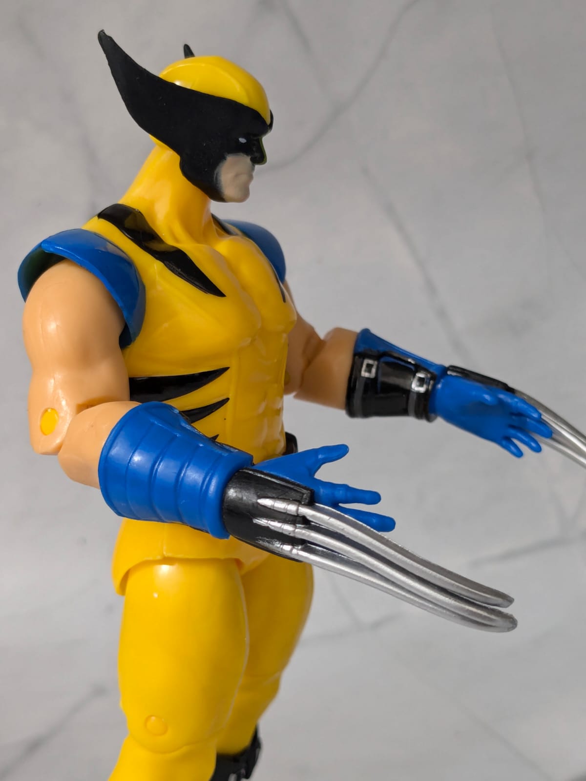 18 cm Super Hero Wolverine Action Figure, Classic X-Men, Movable Arm & Leg Joints, PVC Anime Collectible, Ideal Gift for Wolverine Fans