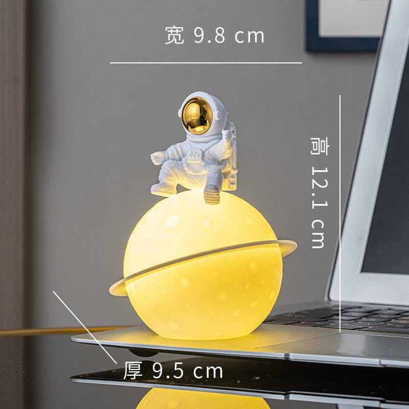 Cute Astronaut Night Lamp, Astronaut Sitting on Moon, Decorative Showpiece, Night Light for Kids Room, Best Gift for Space Lovers -12cm