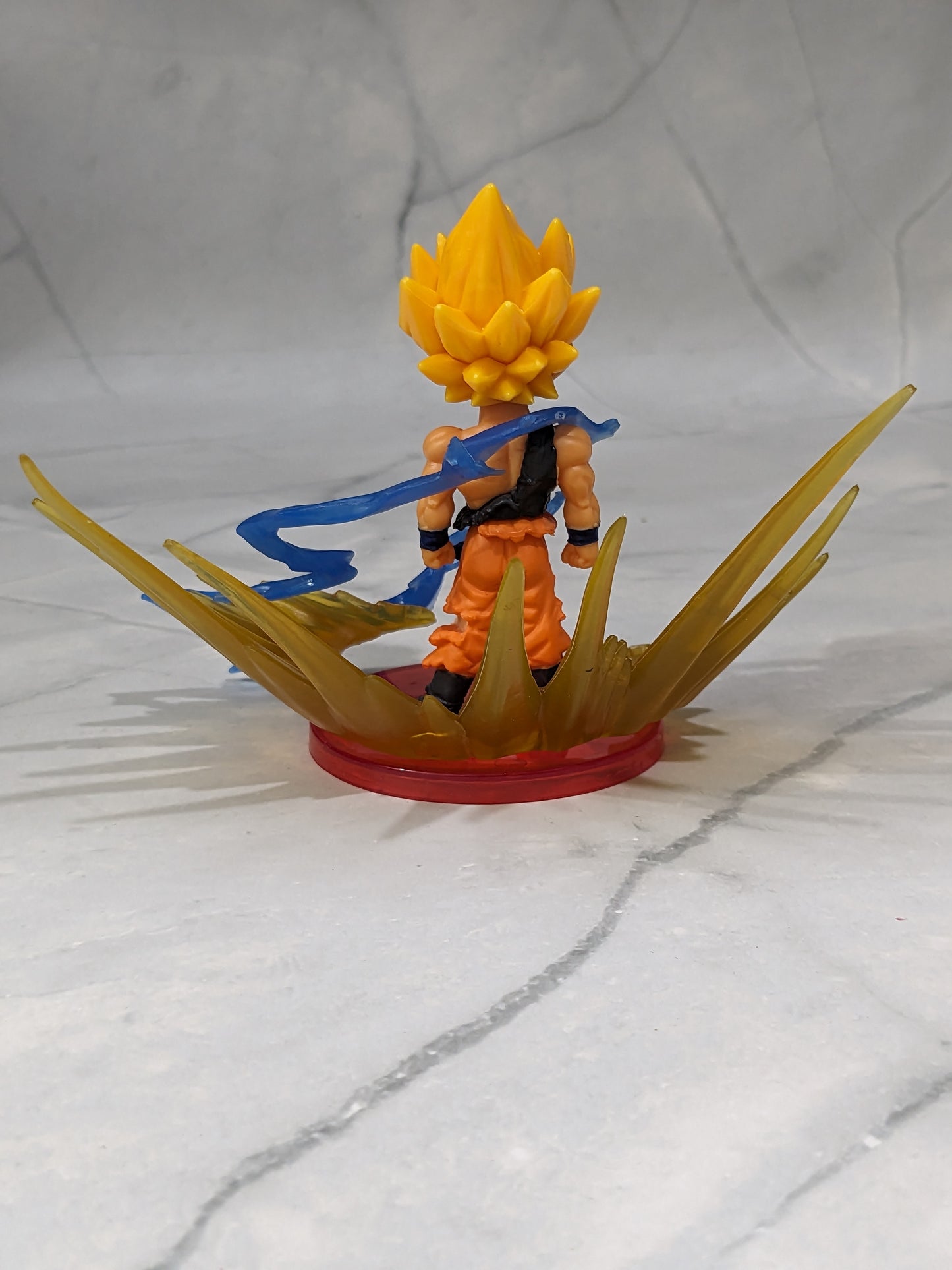 Dragon BallZ 8.5 cm Super Saiyan Goku, Fighting Action Figure with Amazing Display Stand,, Energy Effect Collectible for DBZ Lovers