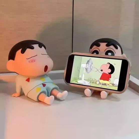 11 cm ShinChan Anime Figure in Sitting Pose, Phone Holder, Cartoon Toy, PVC Action Figure, Best Gift for ShinChan Fans