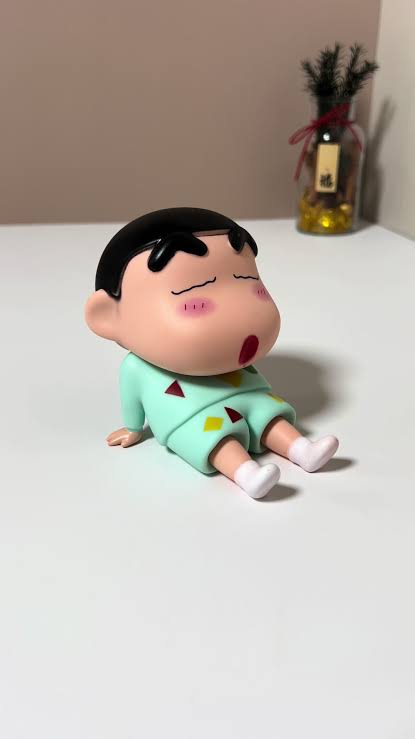 11 cm ShinChan Anime Figure in Sitting Pose, Phone Holder, Cartoon Toy, PVC Action Figure, Best Gift for ShinChan Fans